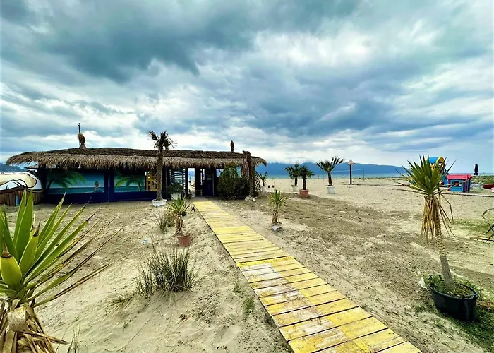 Trea Accomodations - Roof Top On Beach